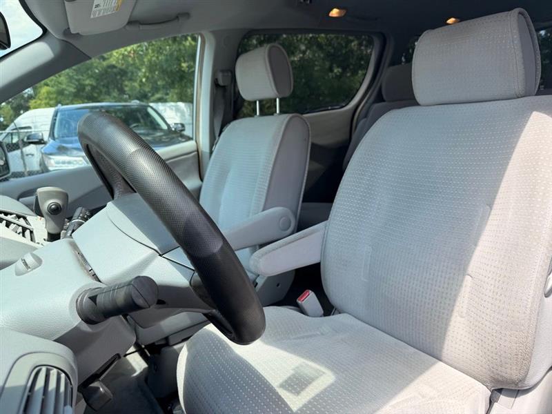 2004 NISSAN QUEST SL