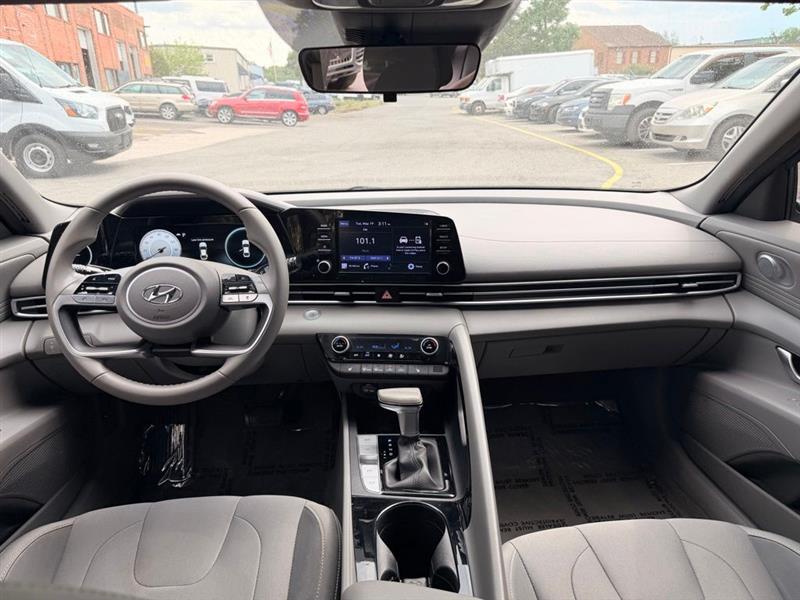 2022 HYUNDAI ELANTRA SEL