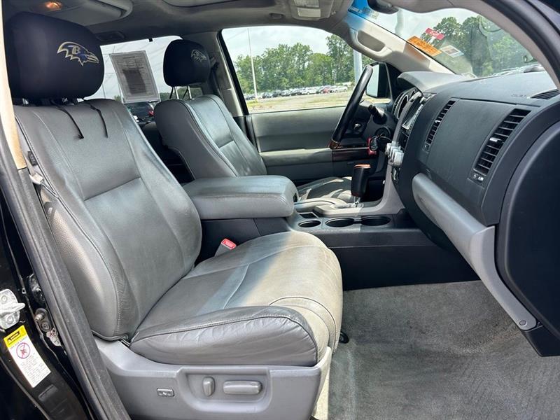 2011 TOYOTA SEQUOIA PLATINUM