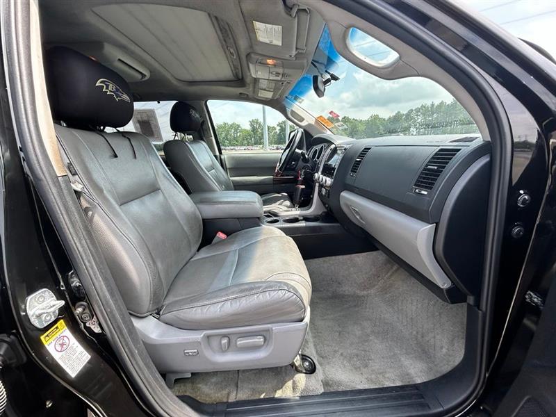 2011 TOYOTA SEQUOIA PLATINUM