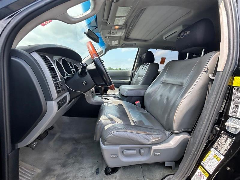 2011 TOYOTA SEQUOIA PLATINUM