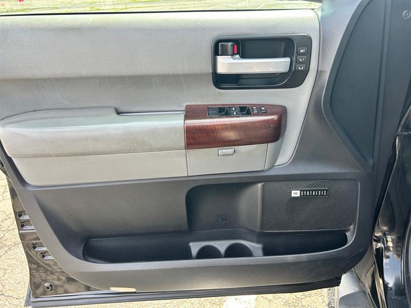 2011 TOYOTA SEQUOIA PLATINUM