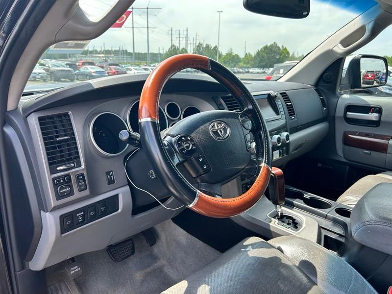 2011 TOYOTA SEQUOIA PLATINUM