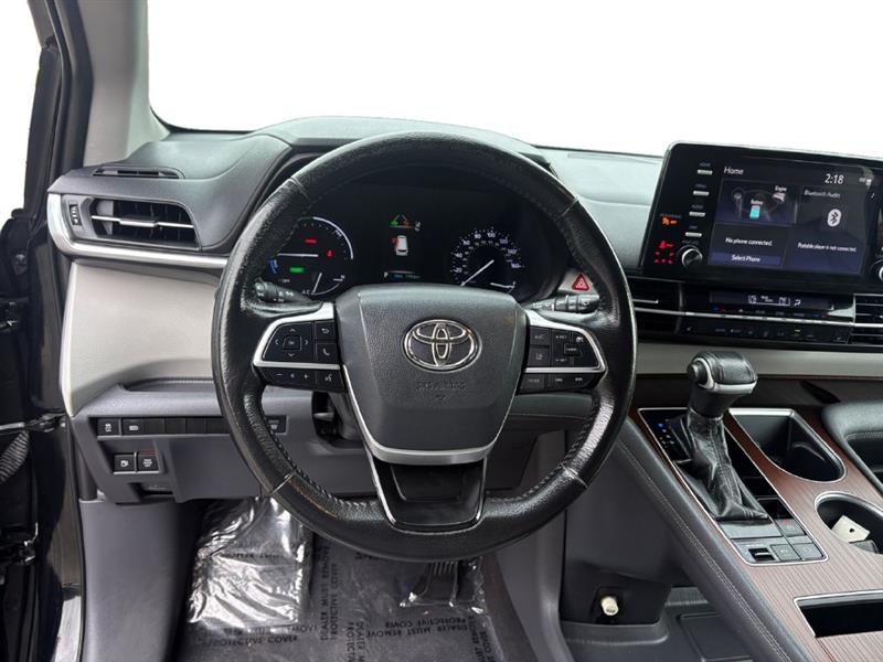 2021 TOYOTA SIENNA XLE