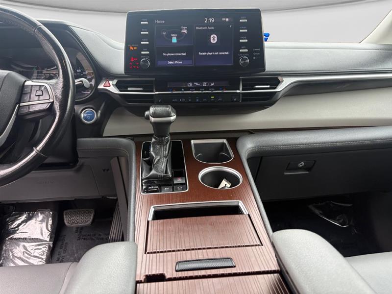 2021 TOYOTA SIENNA XLE