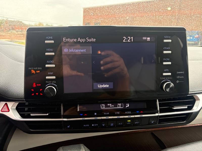 2021 TOYOTA SIENNA XLE