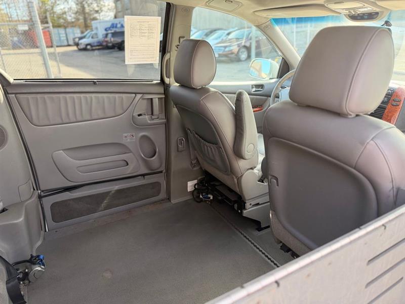 2009 TOYOTA SIENNA XLE