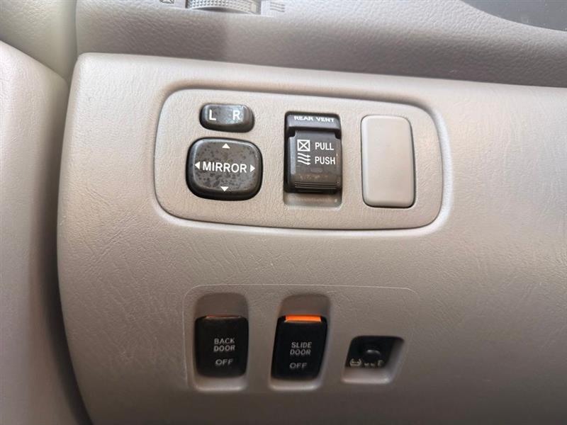 2009 TOYOTA SIENNA XLE