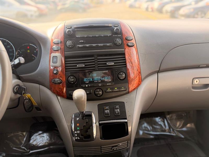 2009 TOYOTA SIENNA XLE