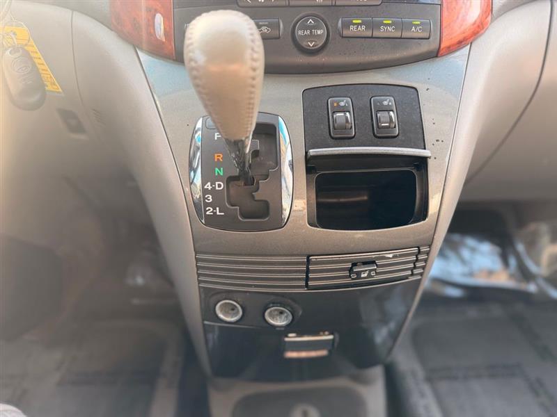 2009 TOYOTA SIENNA XLE