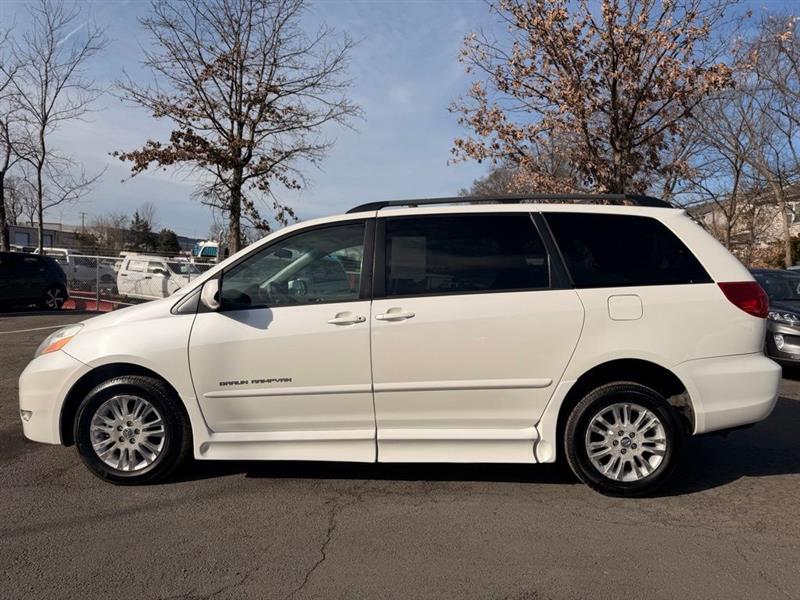 2009 TOYOTA SIENNA XLE