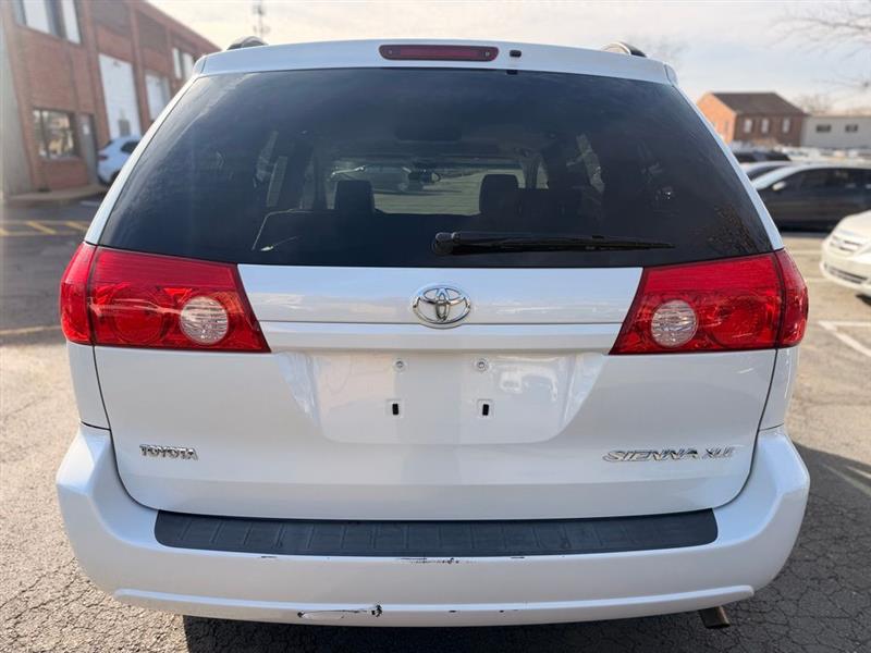 2009 TOYOTA SIENNA XLE