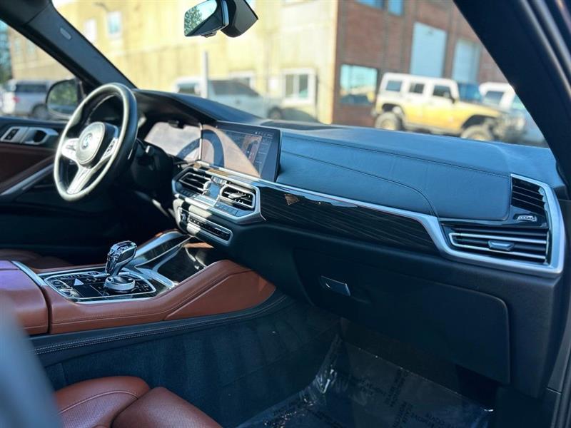 2021 BMW X6 M50I