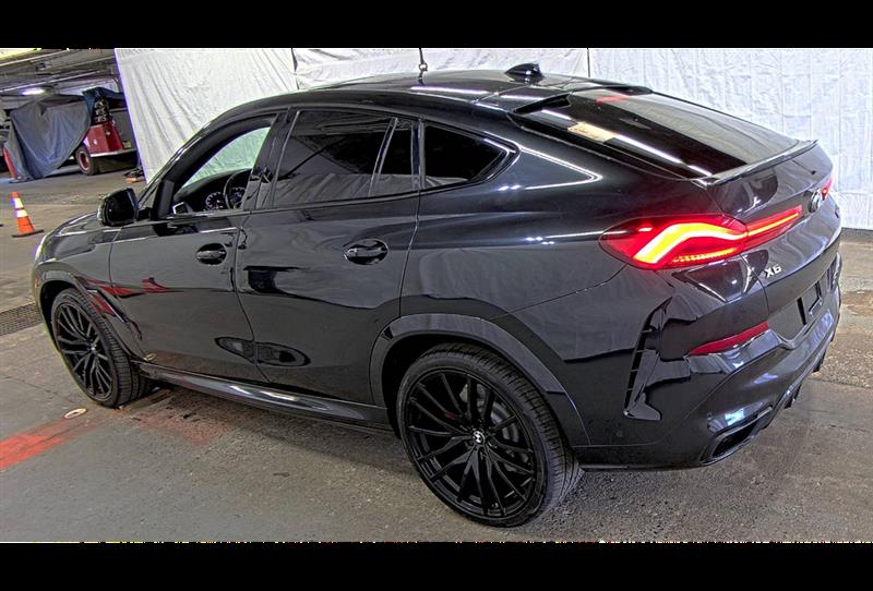 2021 BMW X6 M50I