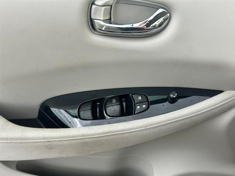 2012 NISSAN LEAF SL