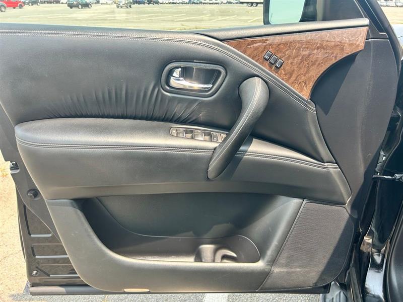 2017 INFINITI QX80 