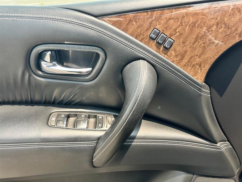 2017 INFINITI QX80 