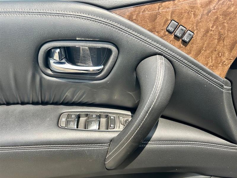 2017 INFINITI QX80 