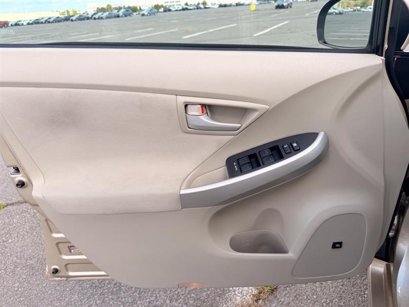 2010 TOYOTA PRIUS III