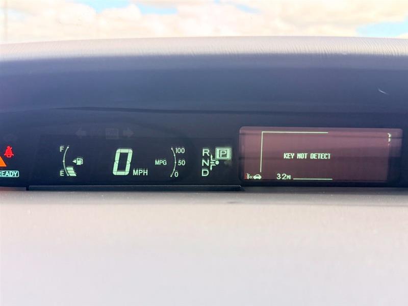 2010 TOYOTA PRIUS III