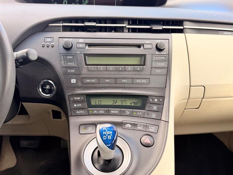 2010 TOYOTA PRIUS III