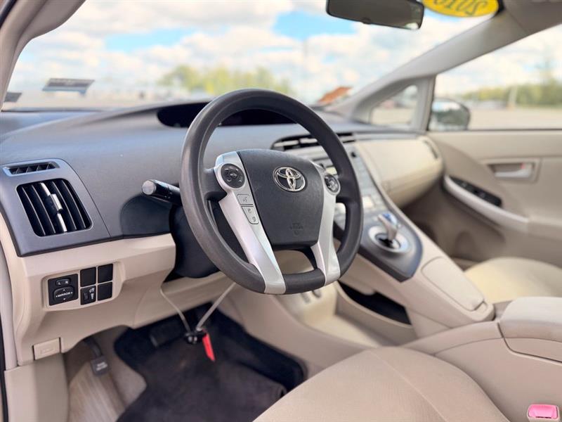 2010 TOYOTA PRIUS III