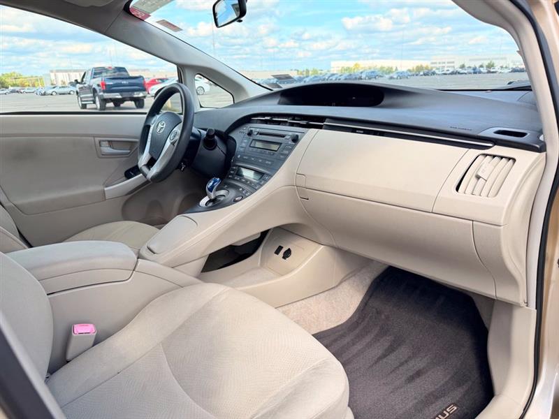 2010 TOYOTA PRIUS III