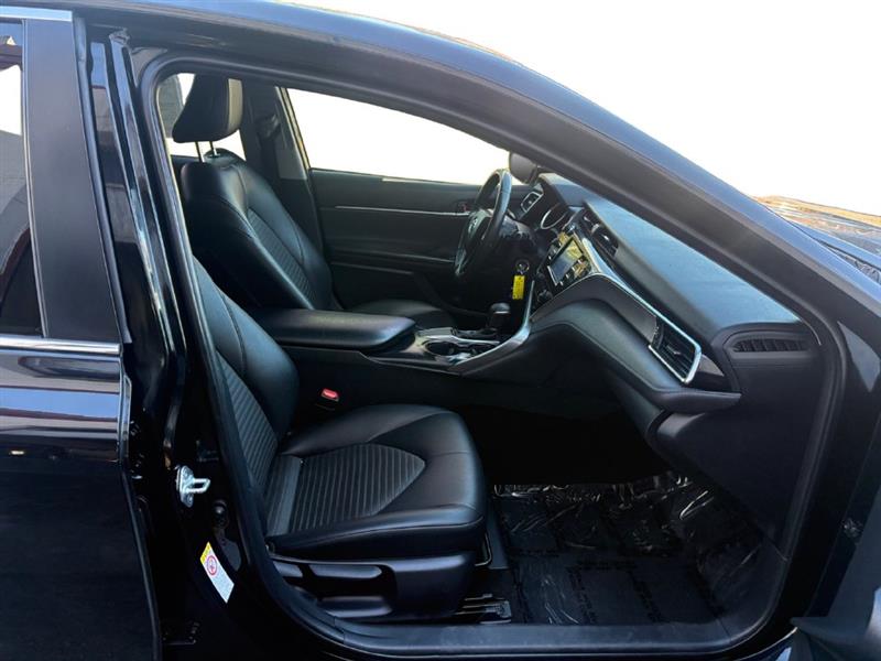 2018 TOYOTA CAMRY SE