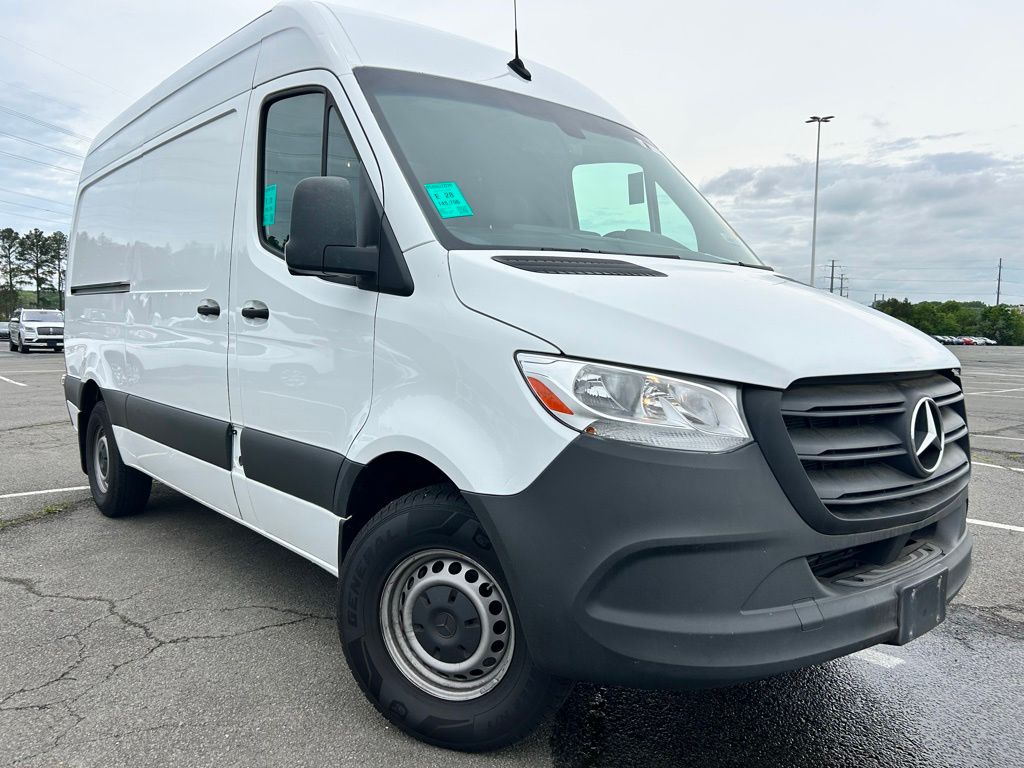 2023 Mercedes-Benz Sprinter 2500 Gas 144 WB's photo