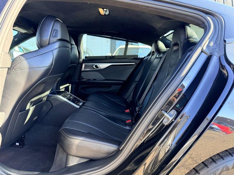 2022 BMW 8 SERIES M850i