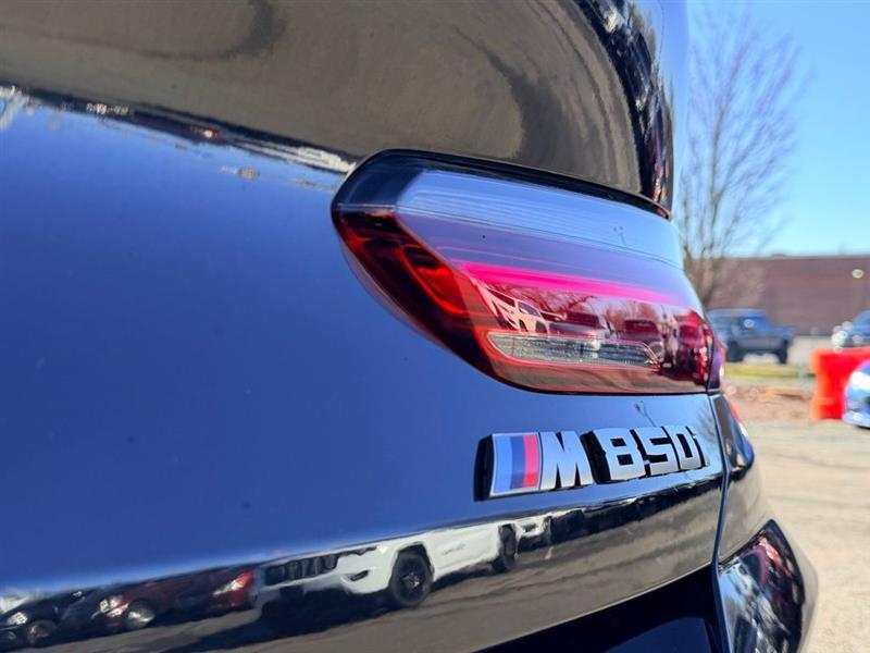 2022 BMW 8 SERIES M850i