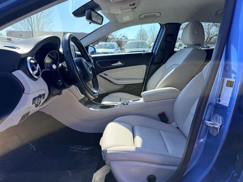 2017 MERCEDES-BENZ GLA250 