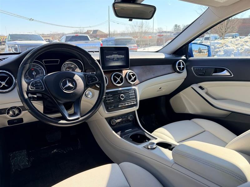 2017 MERCEDES-BENZ GLA250 