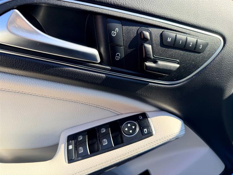 2017 MERCEDES-BENZ GLA250 