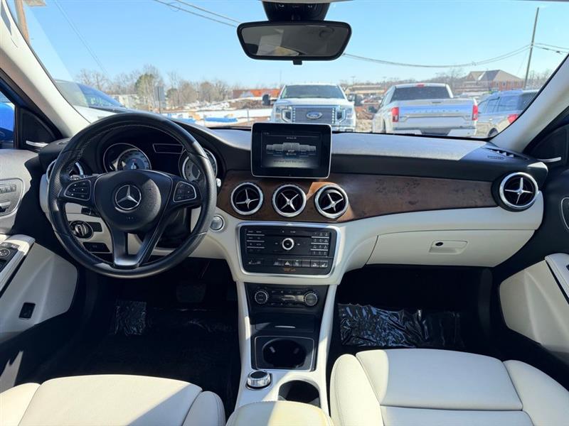 2017 MERCEDES-BENZ GLA250 