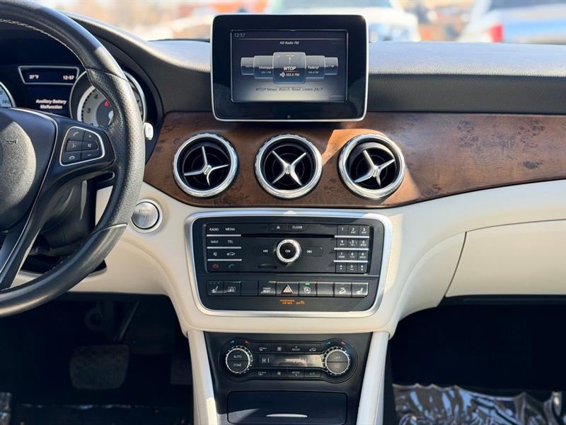 2017 MERCEDES-BENZ GLA250 