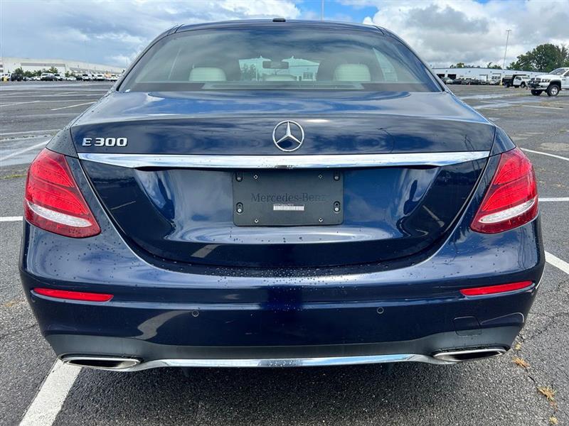 2019 MERCEDES-BENZ E300 