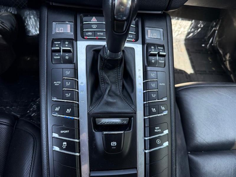 2016 PORSCHE MACAN S