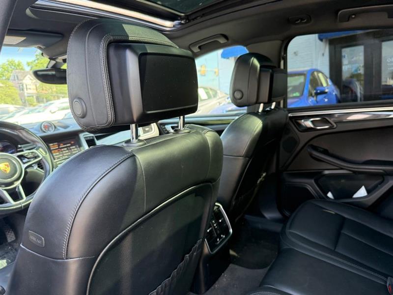 2016 PORSCHE MACAN S