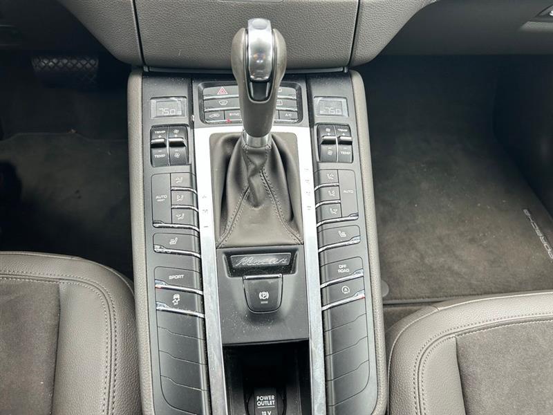 2016 PORSCHE MACAN S