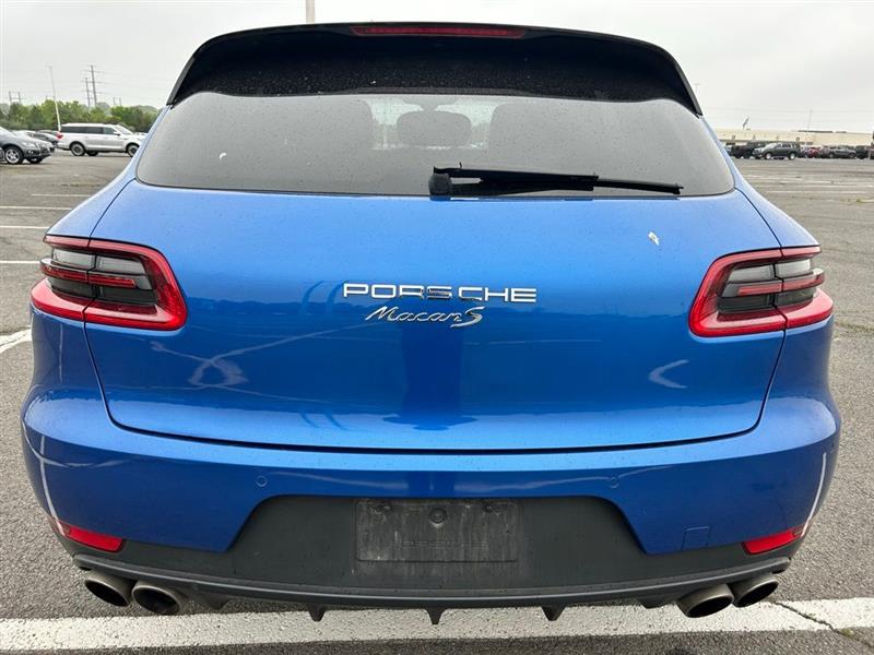 2016 PORSCHE MACAN S