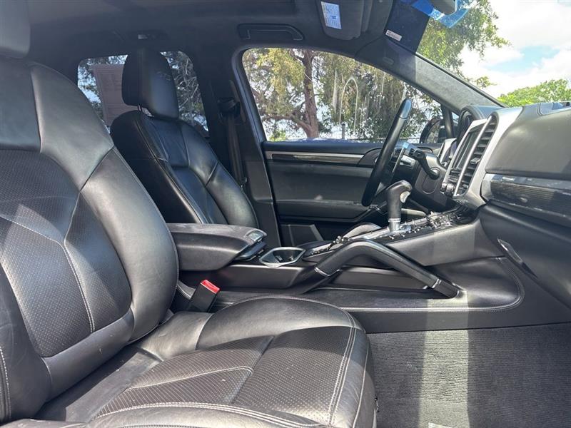 2016 PORSCHE CAYENNE GTS