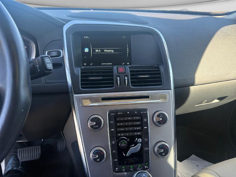 2017 VOLVO XC60 DYNAMIC
