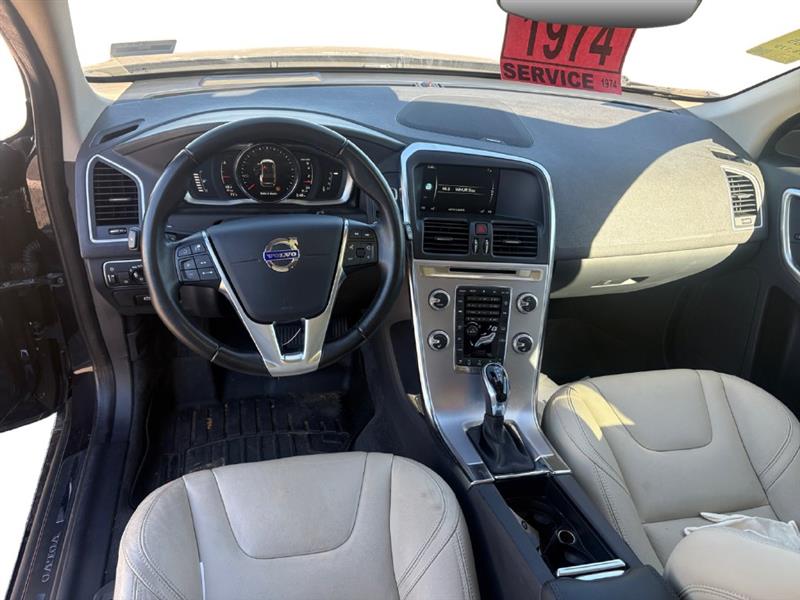 2017 VOLVO XC60 DYNAMIC