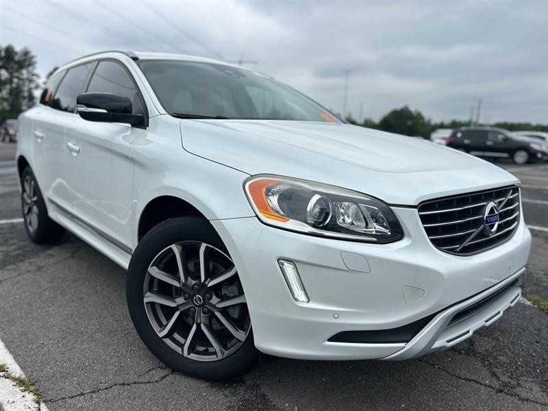 2017 VOLVO XC60 DYNAMIC