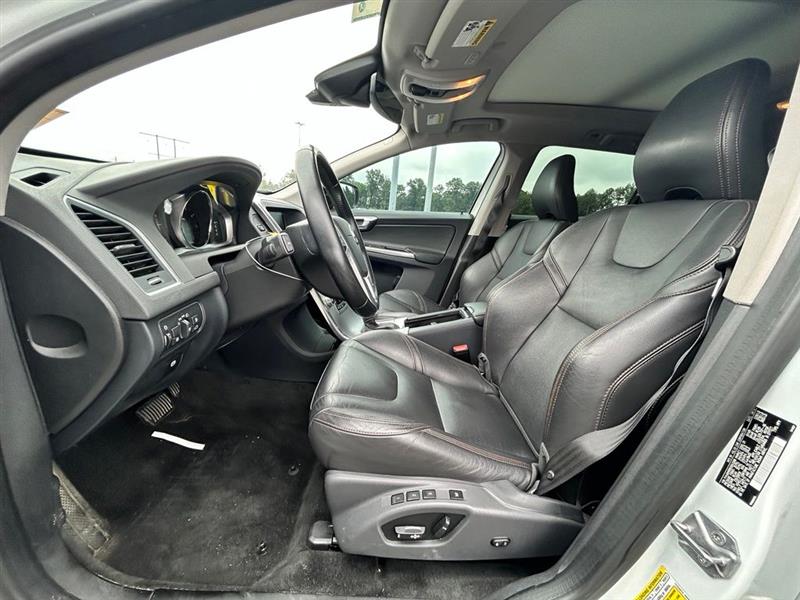 2017 VOLVO XC60 DYNAMIC