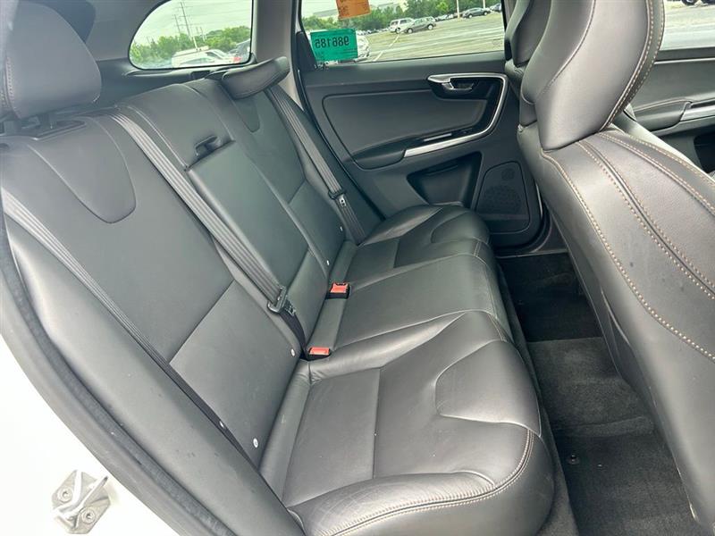 2017 VOLVO XC60 DYNAMIC