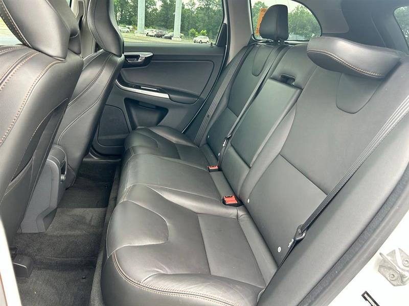2017 VOLVO XC60 DYNAMIC