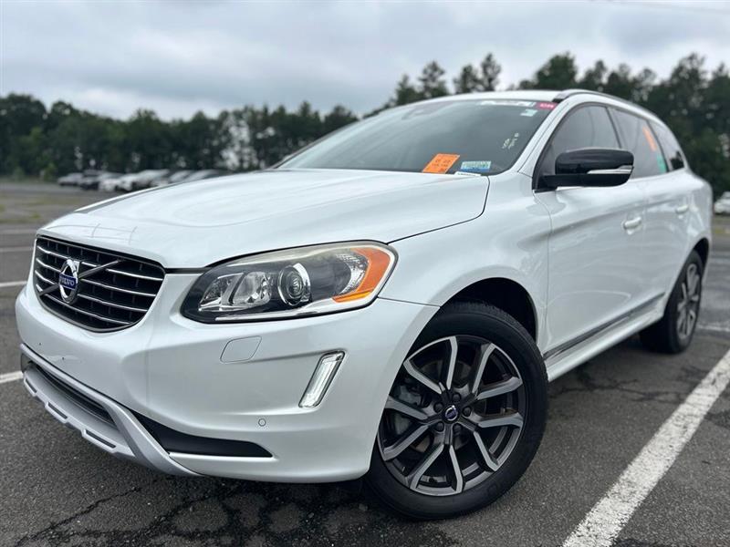 2017 VOLVO XC60 DYNAMIC