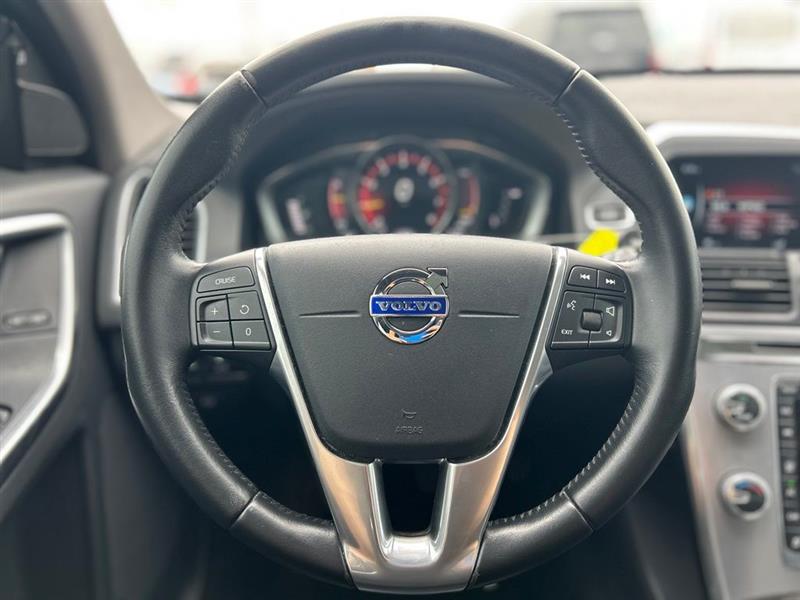 2017 VOLVO XC60 DYNAMIC